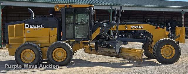 Image of John Deere 770G equipment image 3