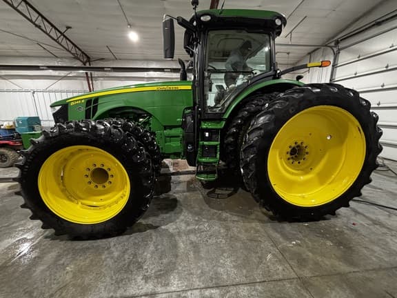 Image of John Deere 8245R equipment image 2