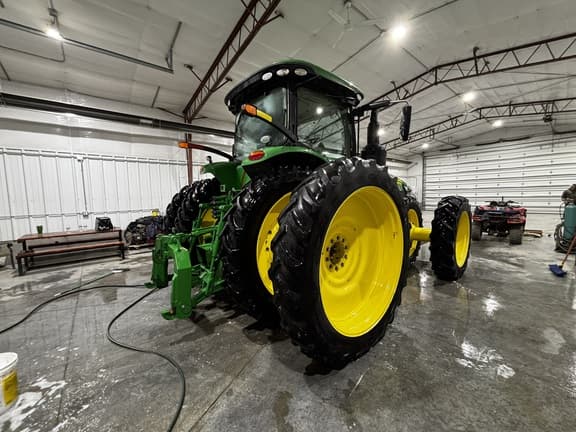 Image of John Deere 8245R equipment image 4