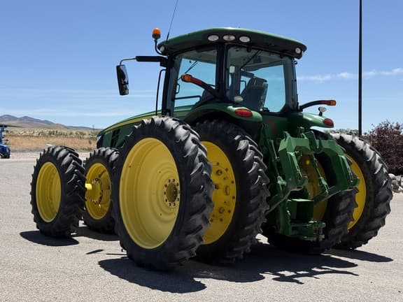 Image of John Deere 8245R equipment image 2