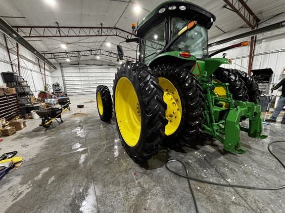 Image of John Deere 8245R equipment image 3