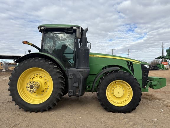 Image of John Deere 8245R equipment image 3