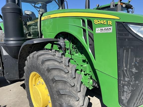 Image of John Deere 8245R equipment image 4