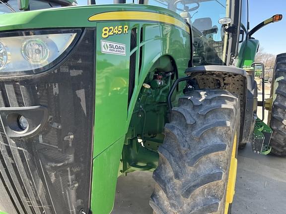 Image of John Deere 8245R equipment image 3