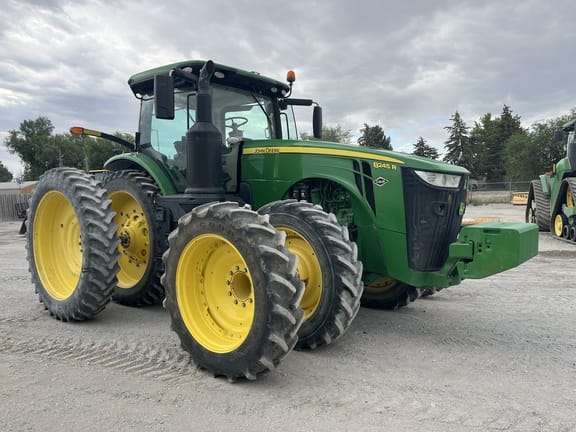 2017 John Deere 8245R Equipment Image0