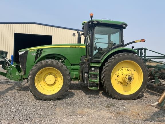 Image of John Deere 8245R equipment image 2