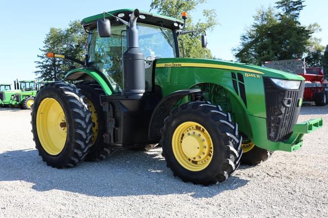 Image of John Deere 8245R equipment image 4