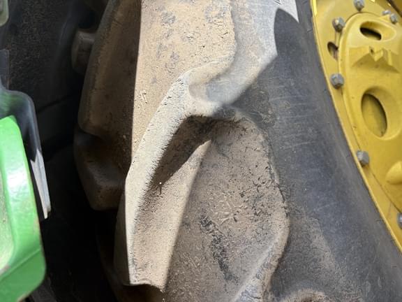 Image of John Deere 8245R equipment image 4
