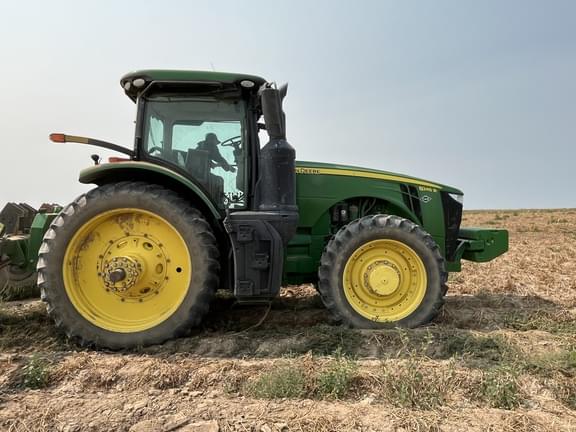 Image of John Deere 8245R equipment image 4