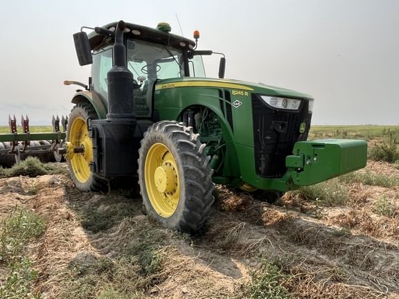 2017 John Deere 8245R Equipment Image0