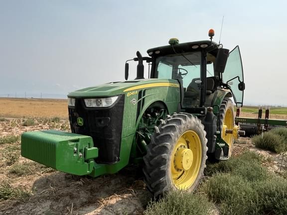Image of John Deere 8245R equipment image 2