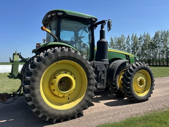 Image of John Deere 8245R equipment image 1