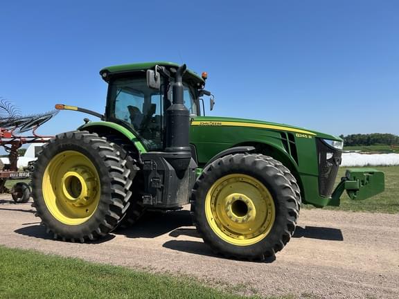 Image of John Deere 8245R equipment image 2