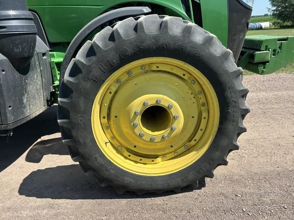 Image of John Deere 8245R equipment image 4