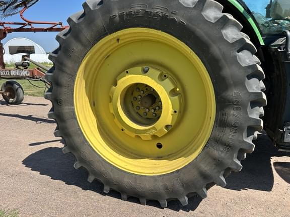 Image of John Deere 8245R equipment image 3