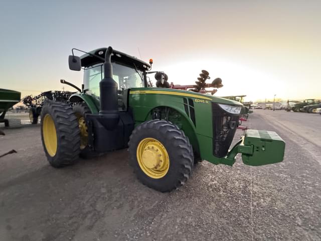 Image of John Deere 8245R equipment image 4
