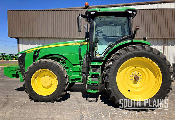 Image of John Deere 8245R equipment image 1