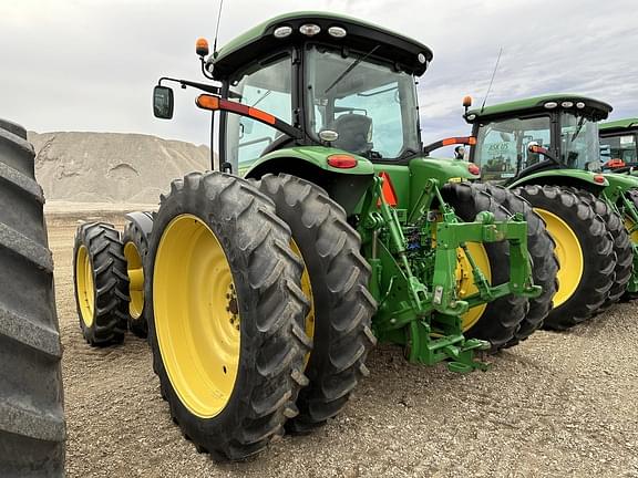 Image of John Deere 8245R equipment image 4