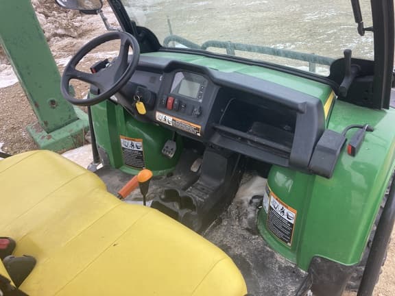 Image of John Deere Gator XUV 825i equipment image 2
