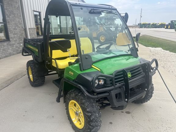 2017 John Deere Gator XUV 825i Equipment Image0