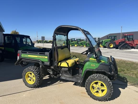 Image of John Deere Gator XUV 825i equipment image 1