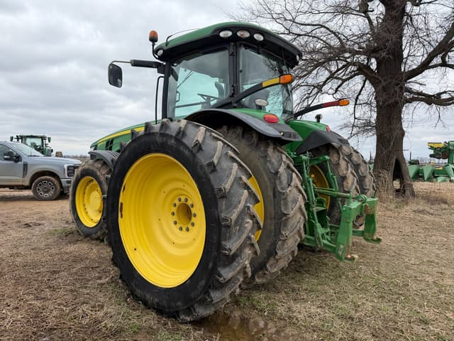 Image of John Deere 8270R equipment image 3