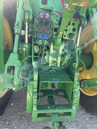 Image of John Deere 8270R equipment image 3
