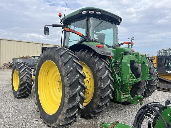 Image of John Deere 8270R equipment image 2