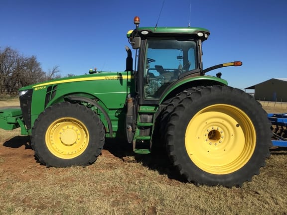 Main image John Deere 8270R