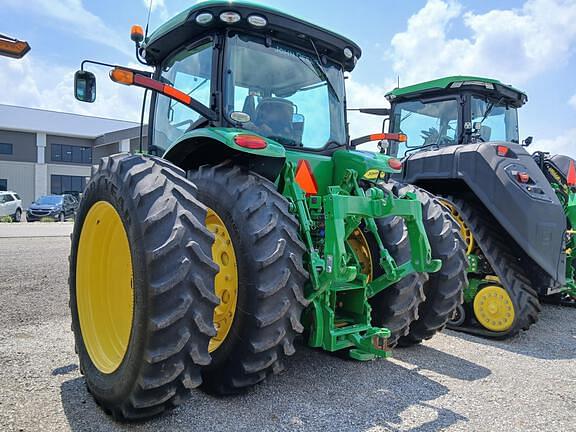 Image of John Deere 8270R equipment image 2