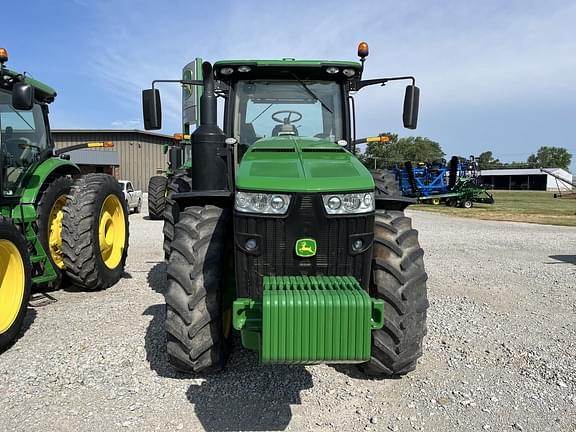 Image of John Deere 8270R equipment image 1