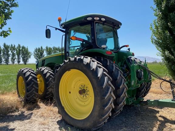 Image of John Deere 8270R equipment image 4