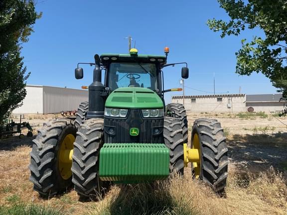 Image of John Deere 8270R equipment image 1