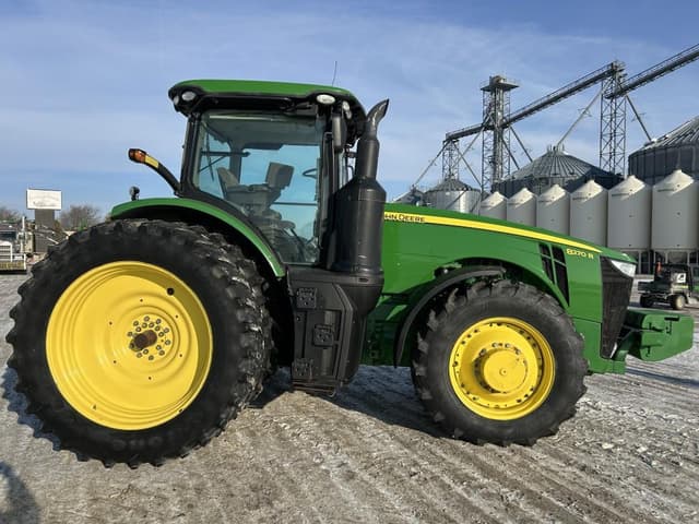 Image of John Deere 8270R equipment image 3