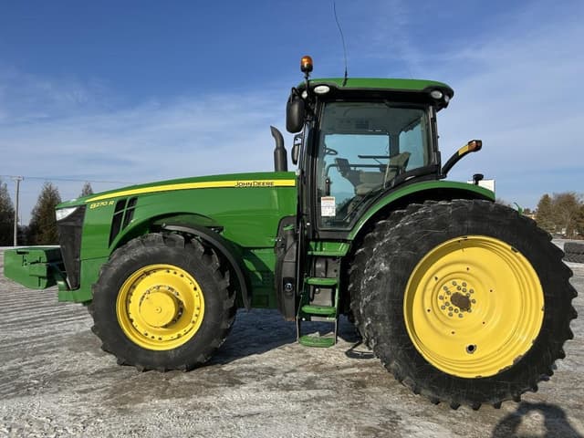 Image of John Deere 8270R equipment image 2