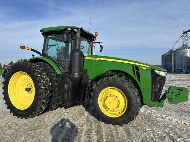Image of John Deere 8270R equipment image 1