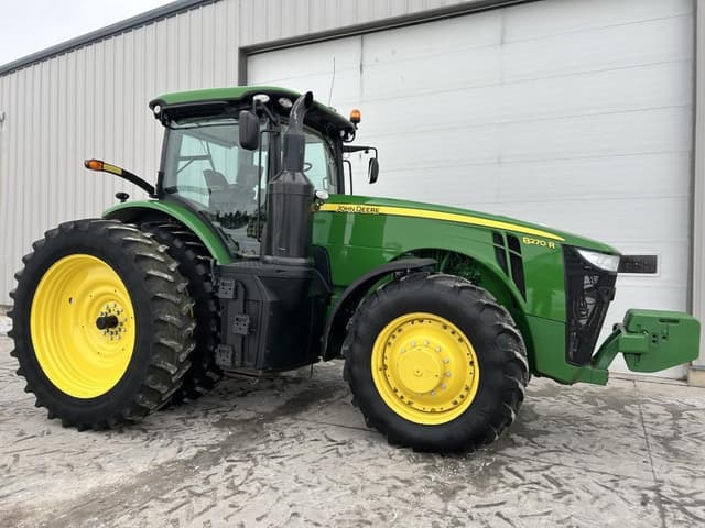 Image of John Deere 8270R equipment image 1
