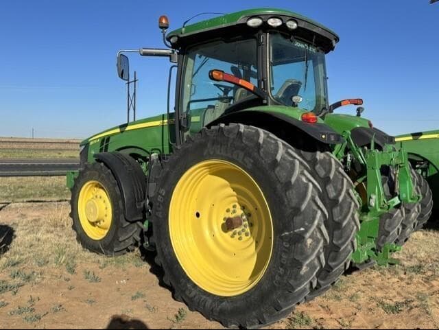 Image of John Deere 8270R equipment image 2
