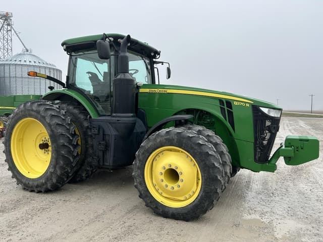 Image of John Deere 8270R equipment image 1