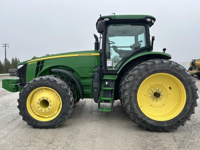 Image of John Deere 8270R equipment image 2