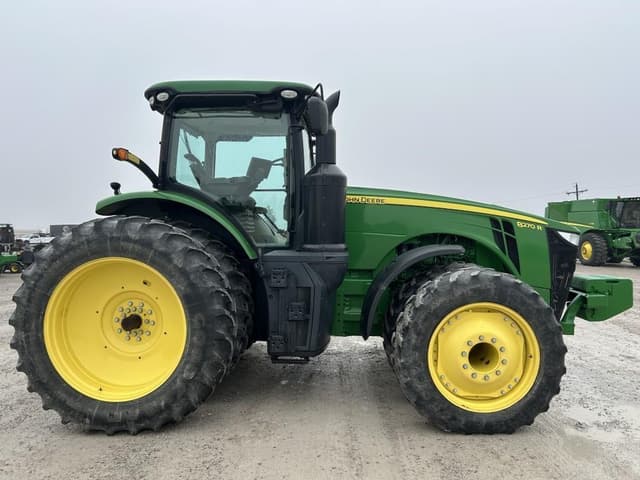 Image of John Deere 8270R equipment image 3