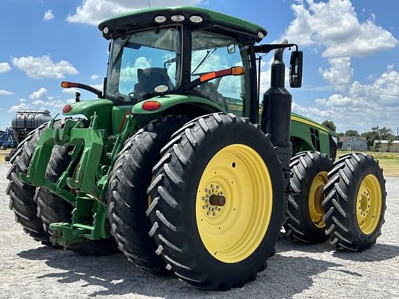 Image of John Deere 8270R equipment image 4