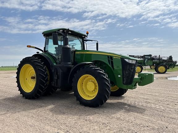 2017 John Deere 8270R Equipment Image0