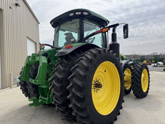 Image of John Deere 8270R equipment image 3