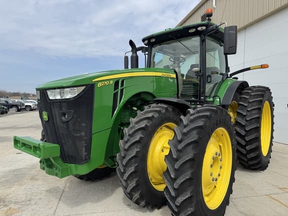 Image of John Deere 8270R equipment image 1