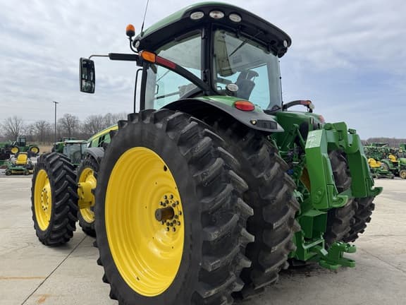 Image of John Deere 8270R equipment image 4