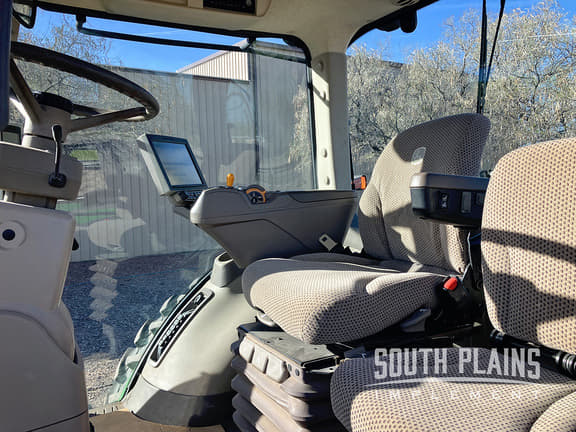 Image of John Deere 8270R equipment image 4