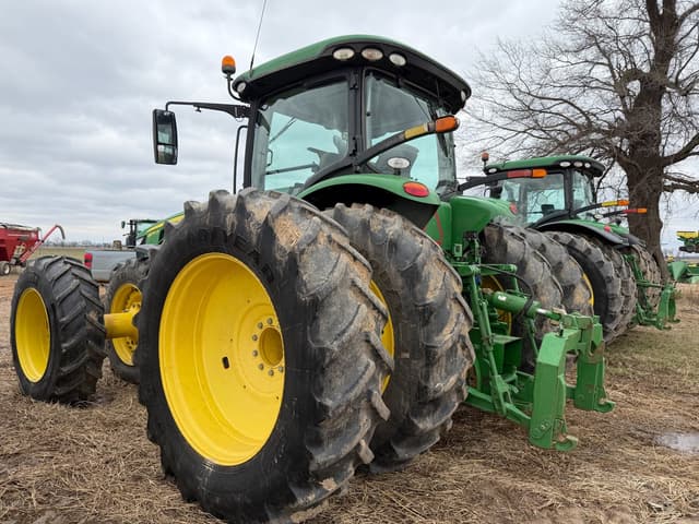 Image of John Deere 8270R equipment image 3