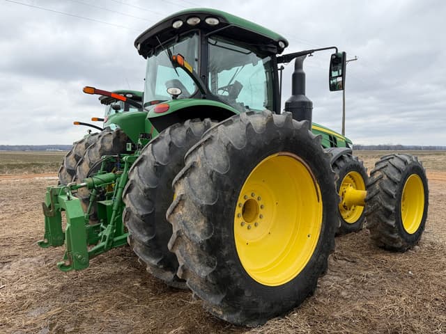 Image of John Deere 8270R equipment image 2
