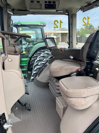 Image of John Deere 8295R equipment image 3